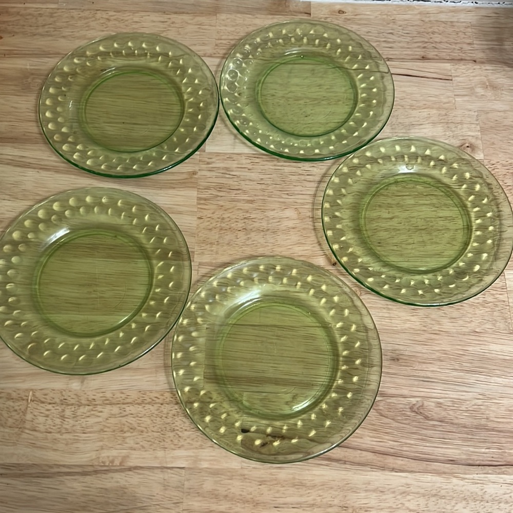 1930s Depression/ Uranium Glass Set of 5 Federal Raindrop Pattern Dessert Plates - Picture 4 of 7